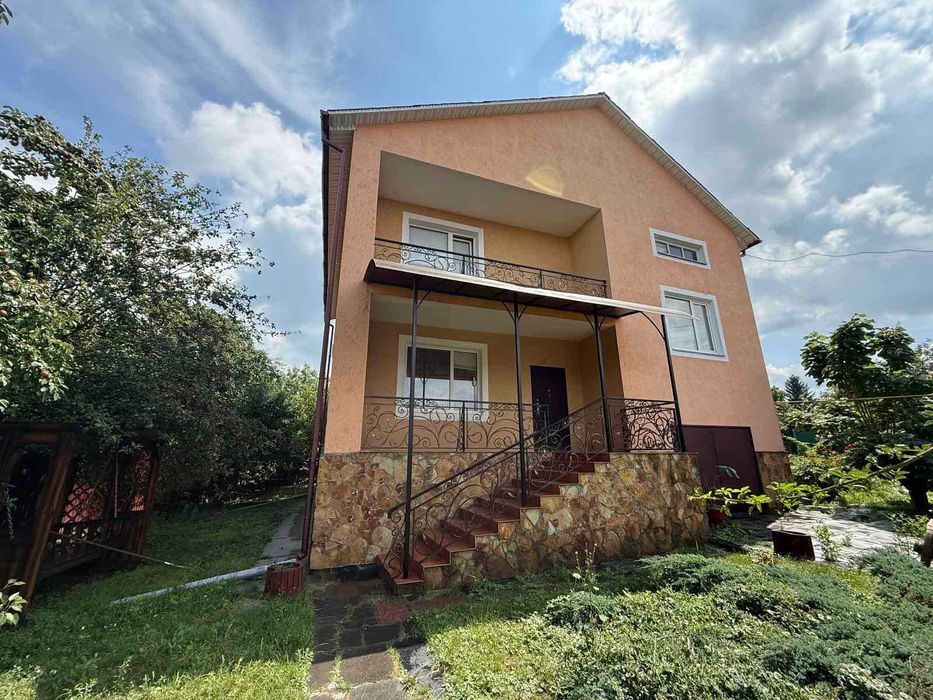 Продаж 2 поверхового будинку з гаражем, с. Тиврів