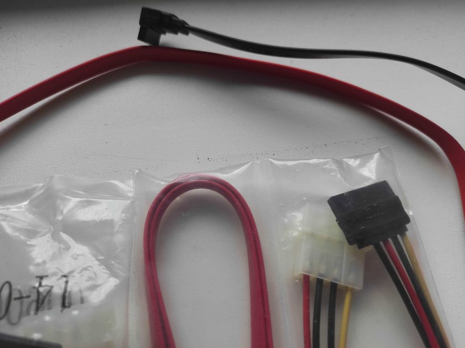 Шлейфы и слоты для ПК (цена за все, что на всех фото)