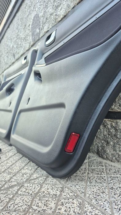 AUDI A4 B5(8D)-Quartelas/Forras Portas traseiras PRETAS ESTOFADAS NOVO