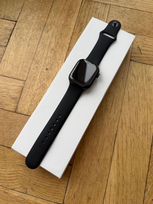 Apple Watch 11 42mm GPS 5G Cellular M/L Jet Black
