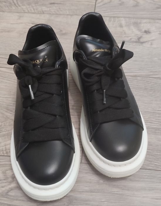 Кросівки жіночі Alexander McQueen