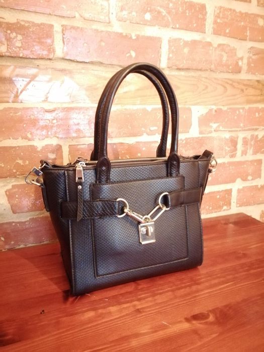 Mala Parfois preta (pele vegan) cobra