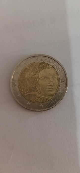 Moedas 2€ e moeda 1€