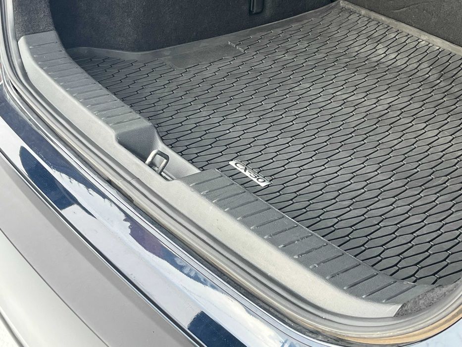 продам Mazda CX-30