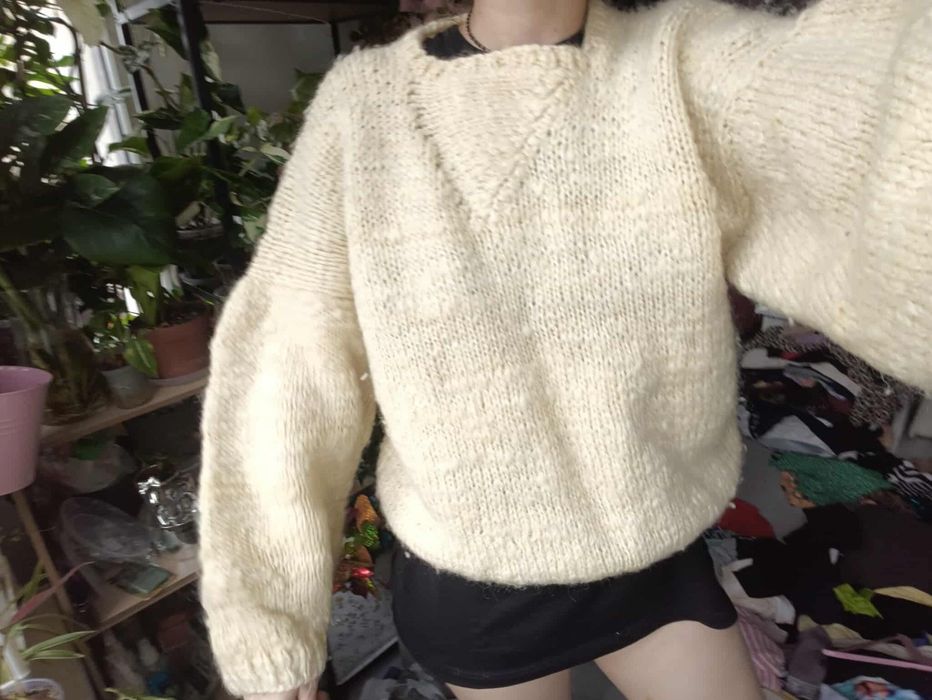 Sweter kremowy wełniany, wełna luźny 36 S