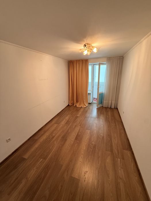 Продам квартиру район 8-9 школи.