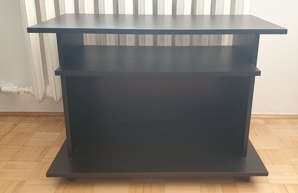 Stolik czarny kawowy na kółkach z płyty