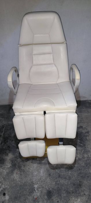 Poltrona hidráulica articulada para tratamento de pedicure ou de podol