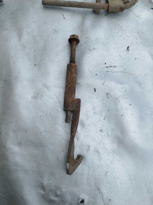 Крюк запаски Мерседес Спрінтер 901-903/ЛТ 35