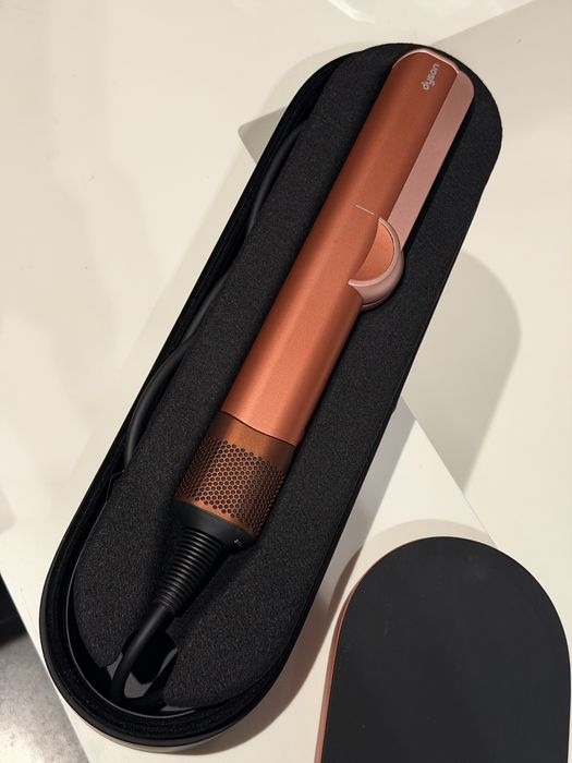 Новий Dyson Airstraight