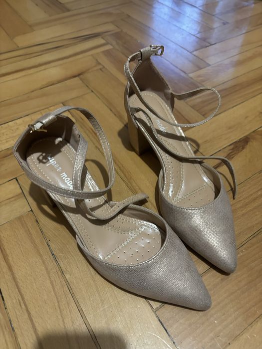 Buty na obcasie czółenka