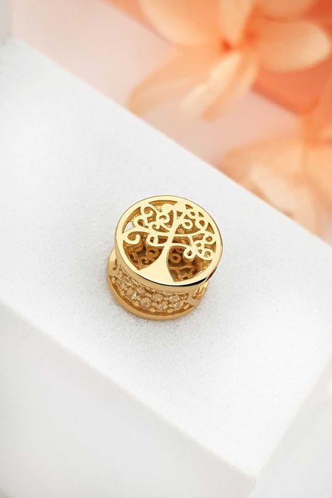 Złoty charms ażurowe drzewko z białymi cyrkoniami pr. 585