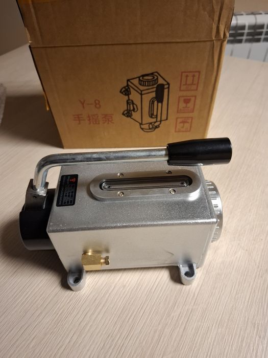 Automatyczna pompka centralnego smarowania 2L  110V i 230V