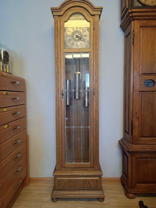 Stojący zegar kwadransowy