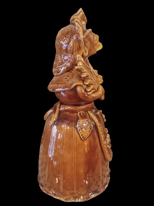 Minhota do ceramista de Barcelos António Ramalho 34 cm de altura