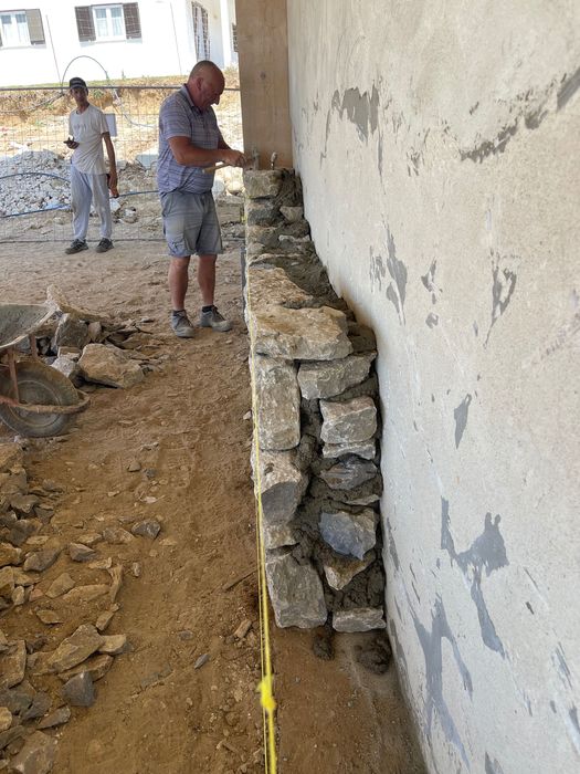 Construção de Muros em Pedra – Profissionais com Experiência