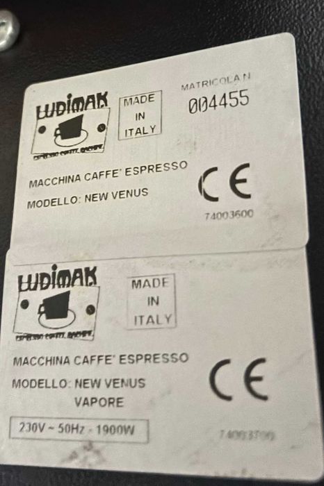 Fotocopiadora e Maquina de café