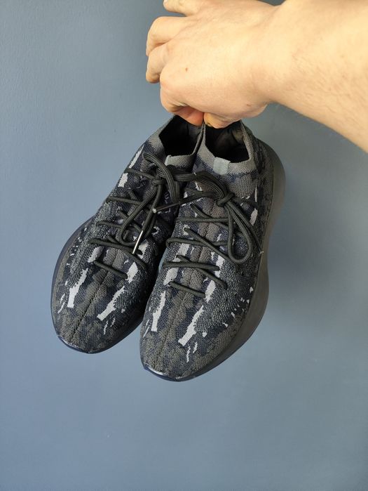 Продам кросівки Adidas Yeezy Boost 380 Triple Black