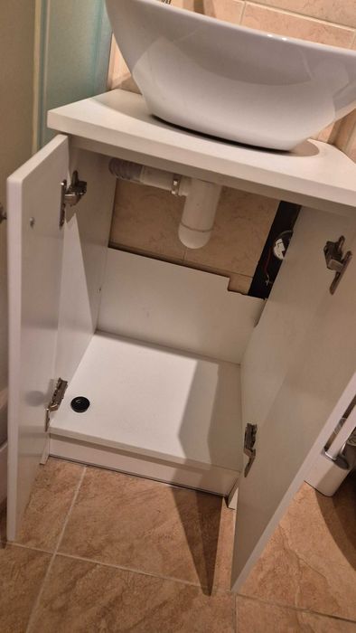 Szafka łazienkowa z umywalką nablatową