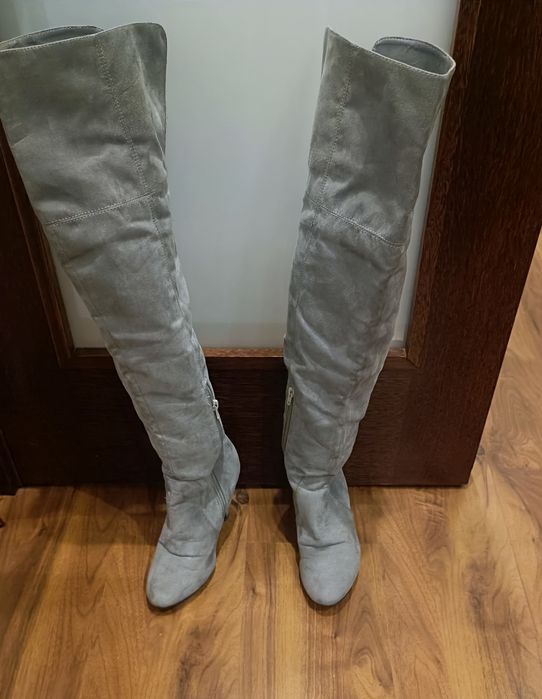 Botas altas e Botins para senhora (5 € cada)