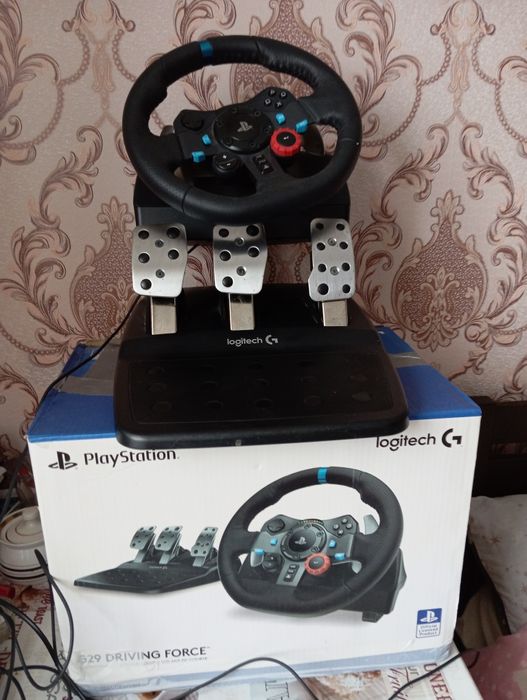 Руль педалі Logitech G29