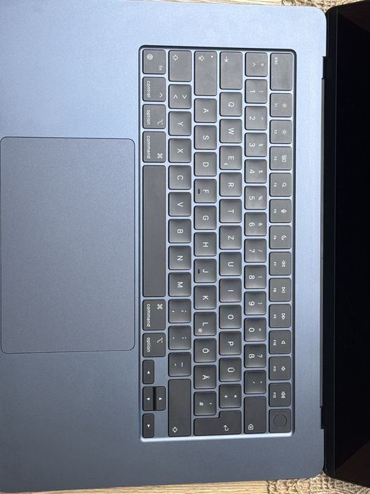 MacBook Air 15 M3 8/256