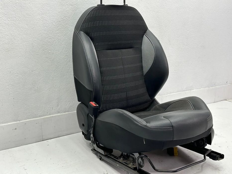 Conjunto Bancos (GT Line) - Peugeot 2008 I (2014)