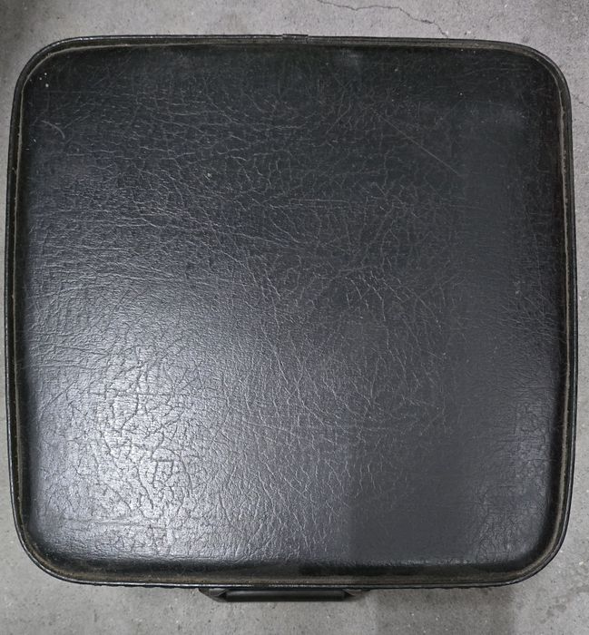 Máquina de Escrever Maritsa 12 (Teclado HCESAR) c/ Maleta Rígida  e Instruções