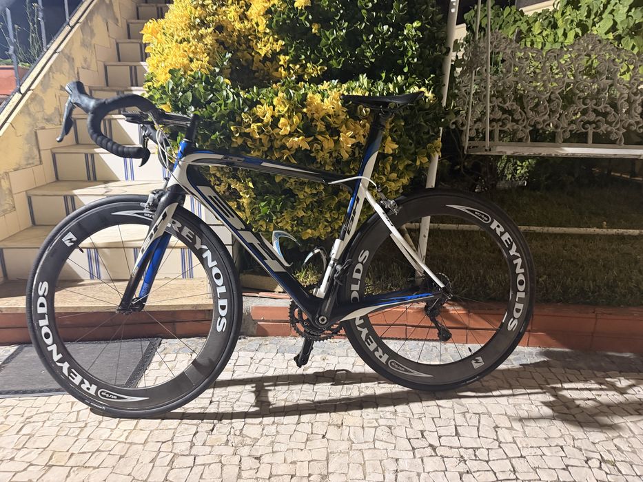 BH G5 Carbono M | Shimano 105 | Rodas Reynolds Strike Carbon