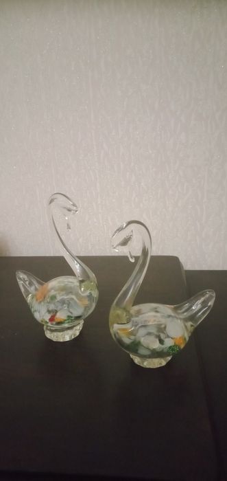 Хрусталь пара лебедів