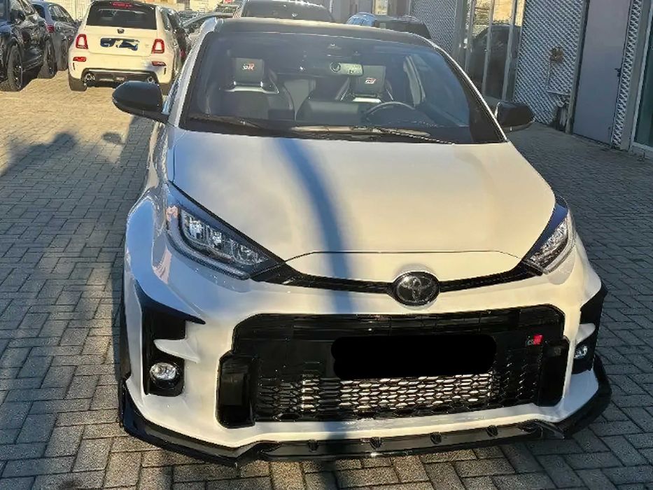 Toyota Yaris      2023