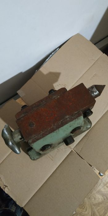 Задня бабка УДГ 250.