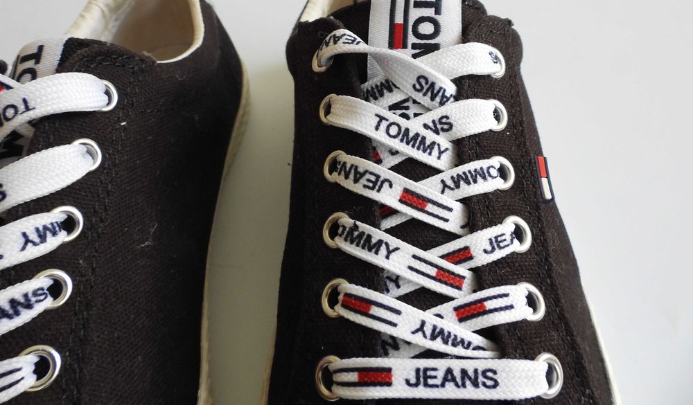 Tommy Hilfiger czarne krótkie trampki 37
