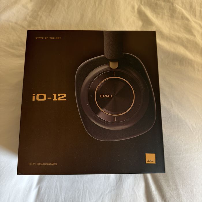 DALI IO-12 Premium Hi-Fi – Como Novos (Fatura/Garantia) + Acessórios Originais