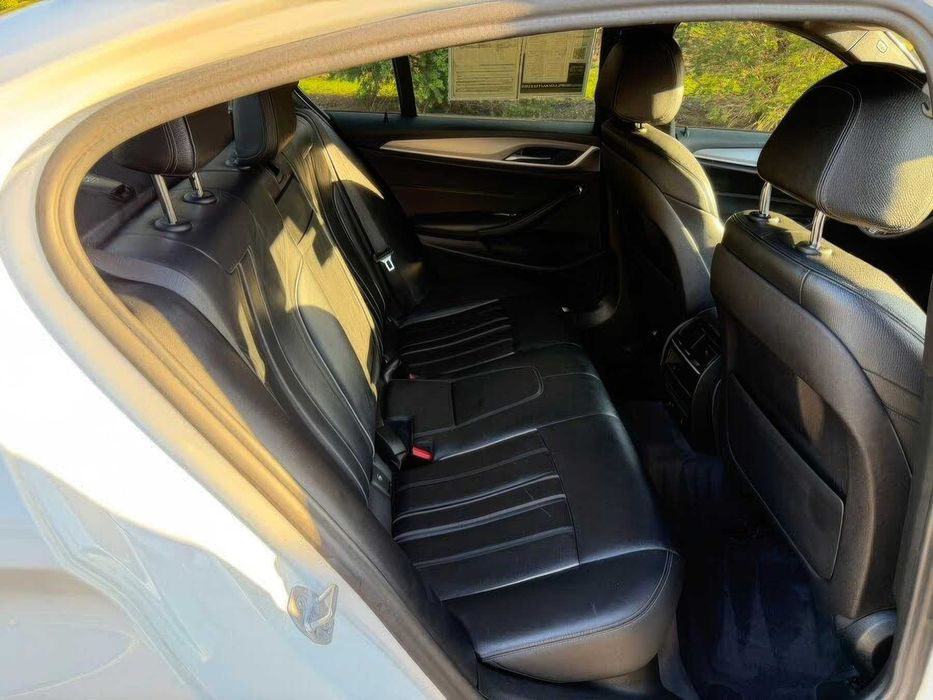 BMW 530      2019