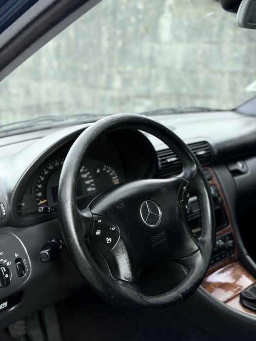 MERCEDES-BENZ C220 CDI — NACIONAL