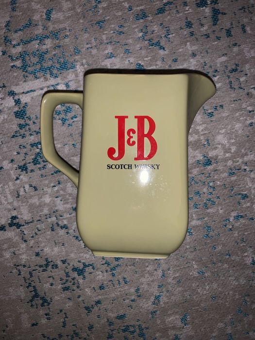 Jarro J&B Scotch Whisky Em porcelana
