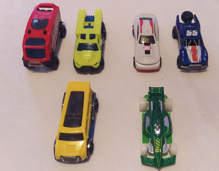 Carros Coleção Hot wheels. 8 cm