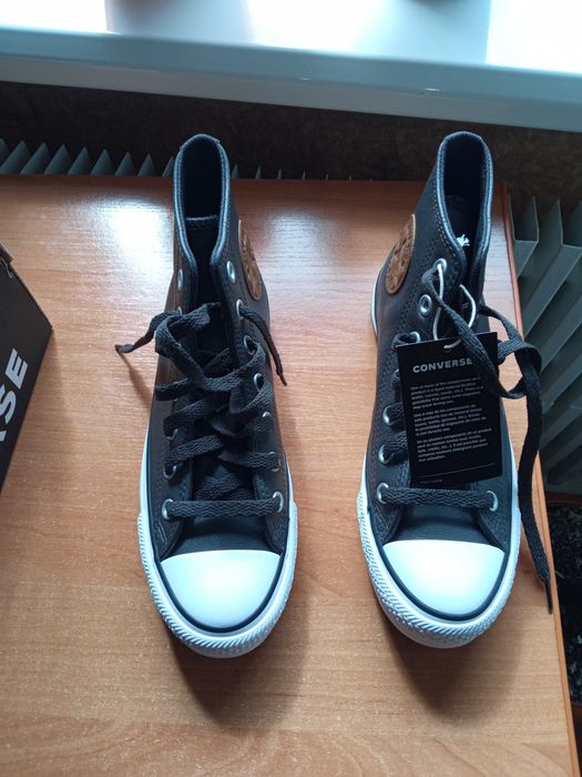 Нові оригінальні кросівки Converse