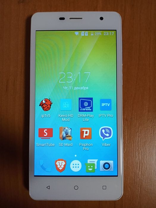 Телефон Nomi i 5010