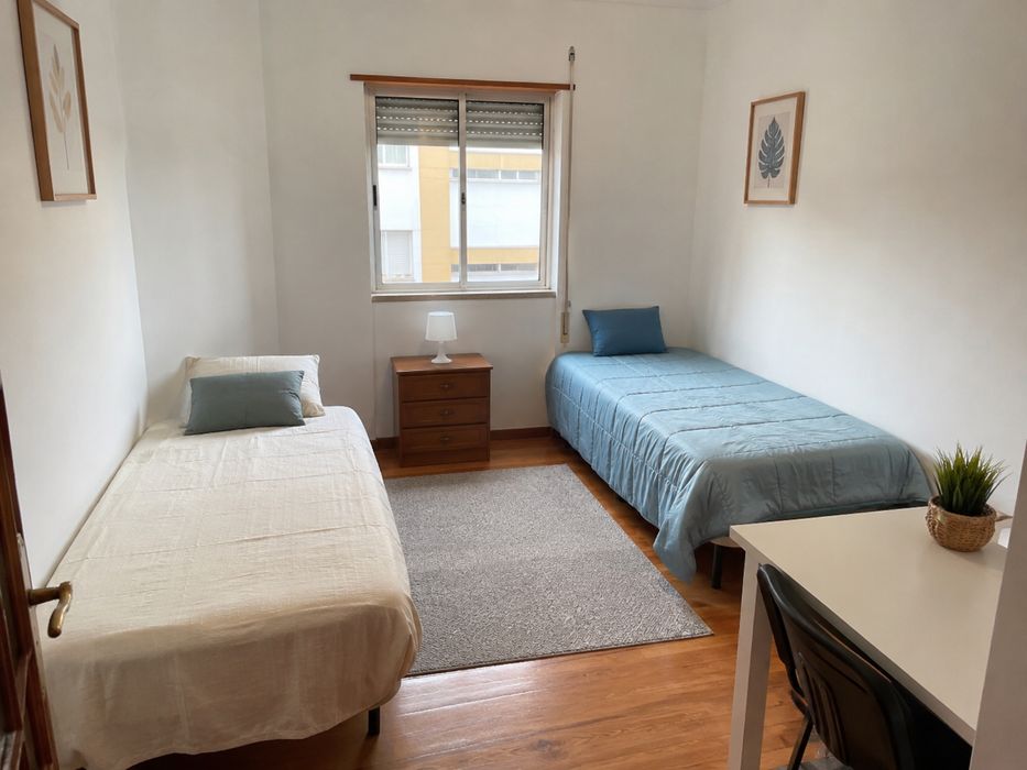 Quarto partilhado em Paço de Arcos