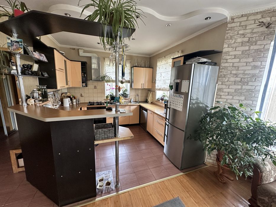 Продаж будинок Ж/М Перемога між Ж/М Сокіл