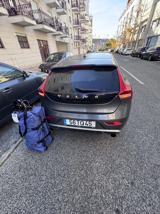Volvo v40 r-design D2 — photo 4