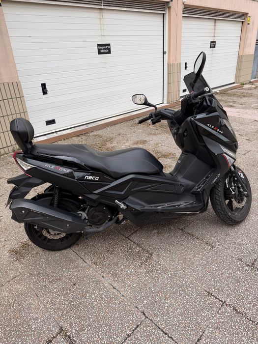 Mota 125cc como nova.