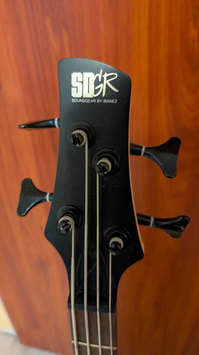 Gitara basowa Ibanez SR300EB