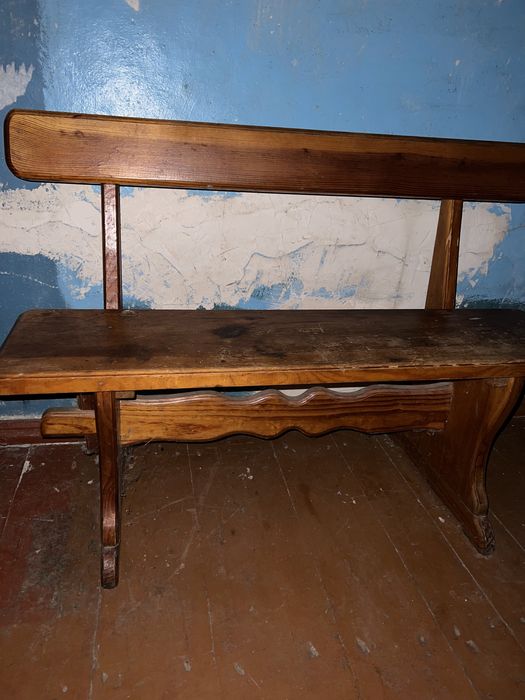 Стіл кухонний та дві лави дерево покрито лаком розмір 100х70