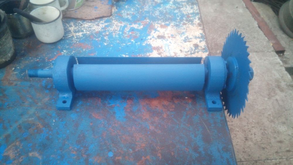 Фуганочний вал, вал пилы циркулярной в сборе с подшипниками