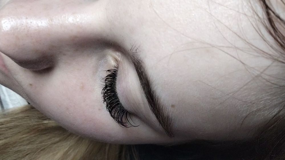 Нарощування вій .