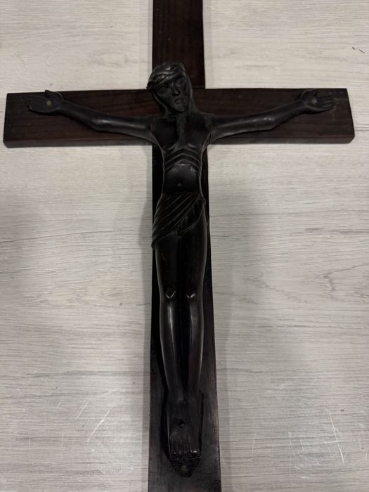Crucifixo antigo grande em madeira (67cm)