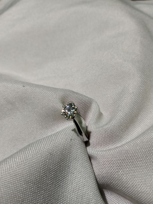 Pierścionek z Moissanitem diamentem syntetycznym 1ct